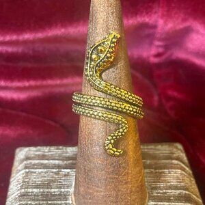 🐍✨ Bold & Beautiful Gold Snake Ring – Size 6.5